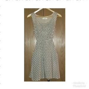 G. Lungta London dress